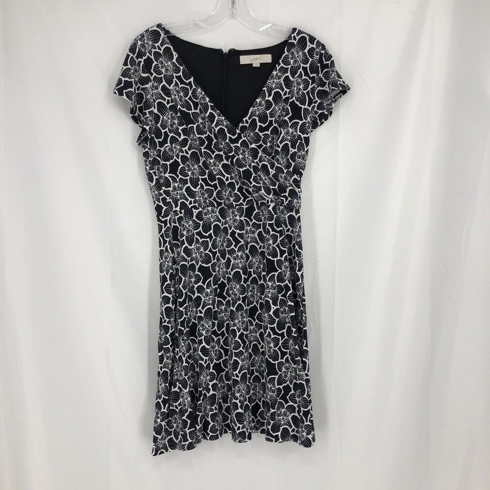 Loft Floral Faux Wrap Dress Short Sleeve V Neck Size 4 Black White